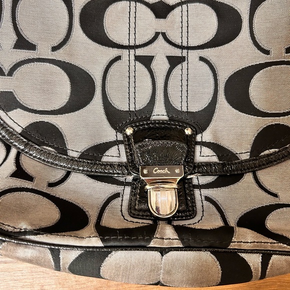 Coach Handbag, Excellent Condition - Picture 2 of 5